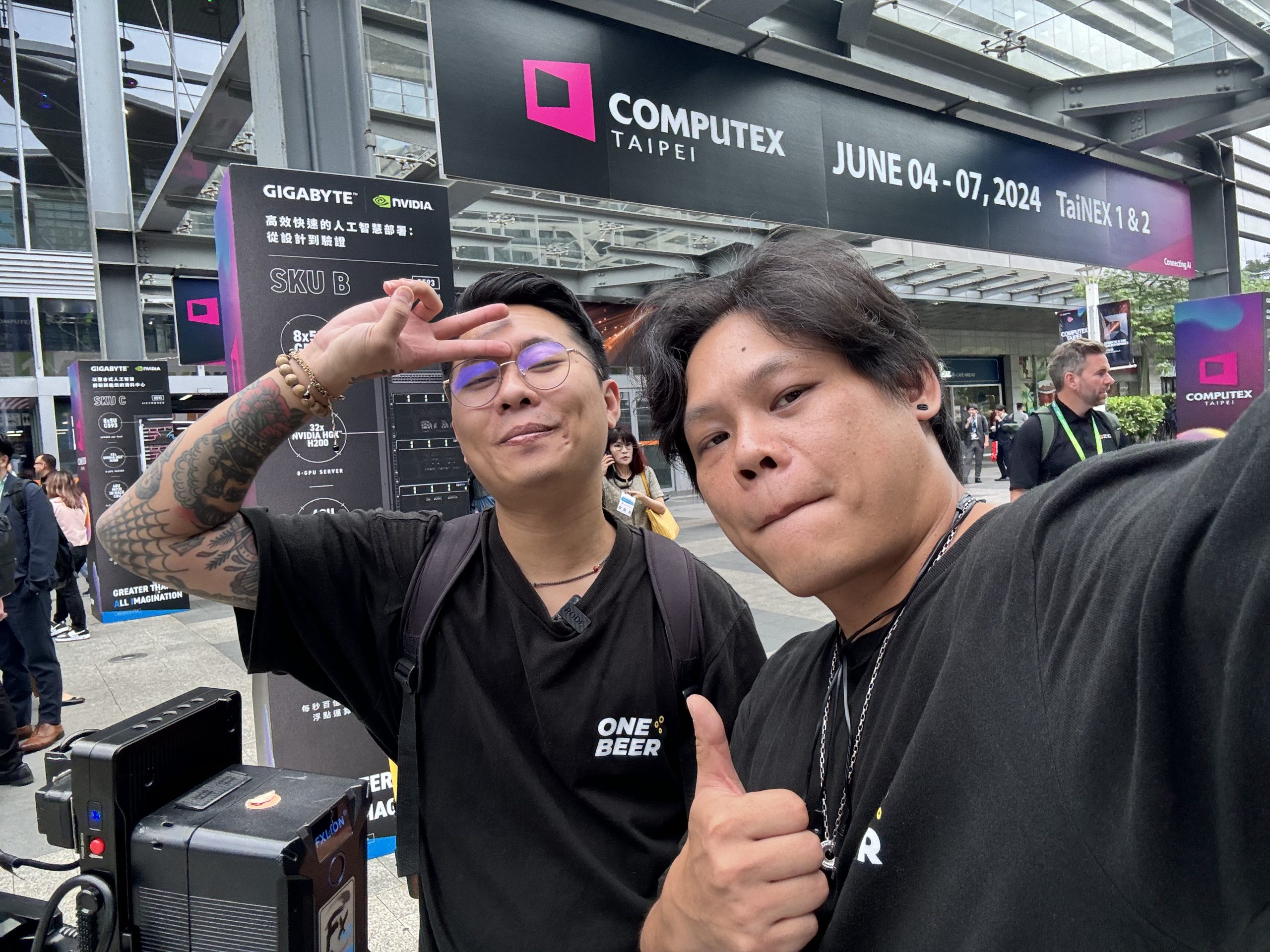 02AB2562-1959-44BF-94A8-634F6659AFBD