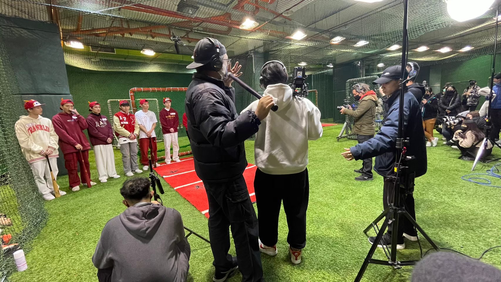 LINE_ALBUM_38_230418_179